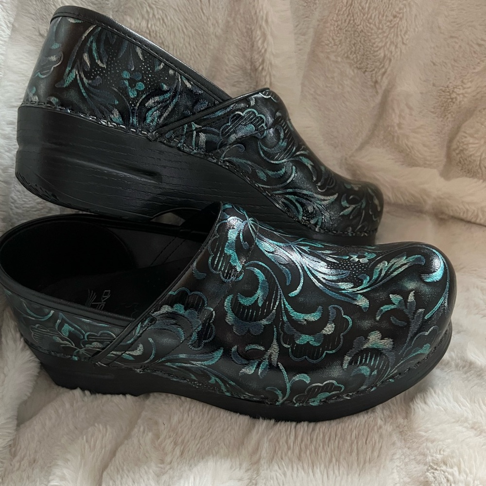 Professional Dansko Clogs